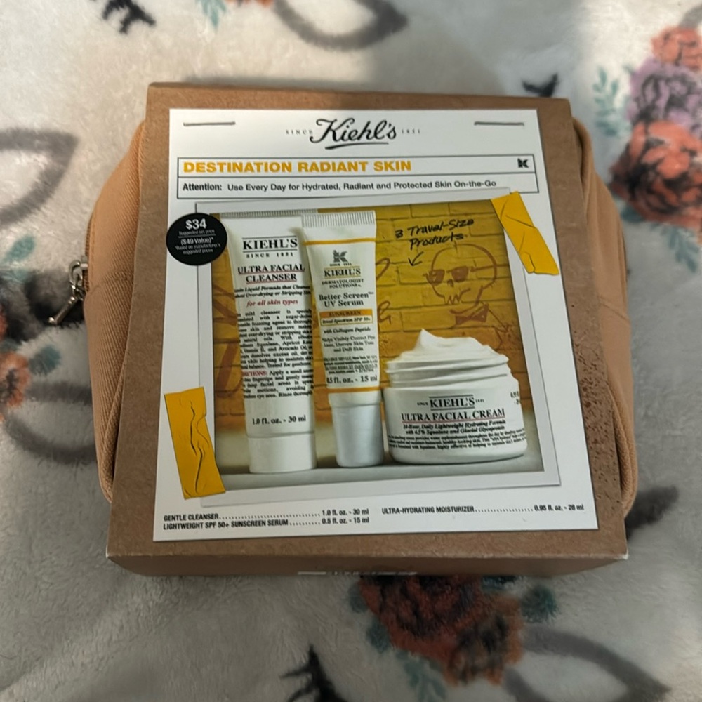 Kiehls skincare set 
Brand new never opened